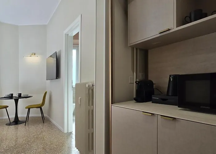 בית הארחה Elegante Stanza Privata In Centro A Colosseo - Flc In 4*